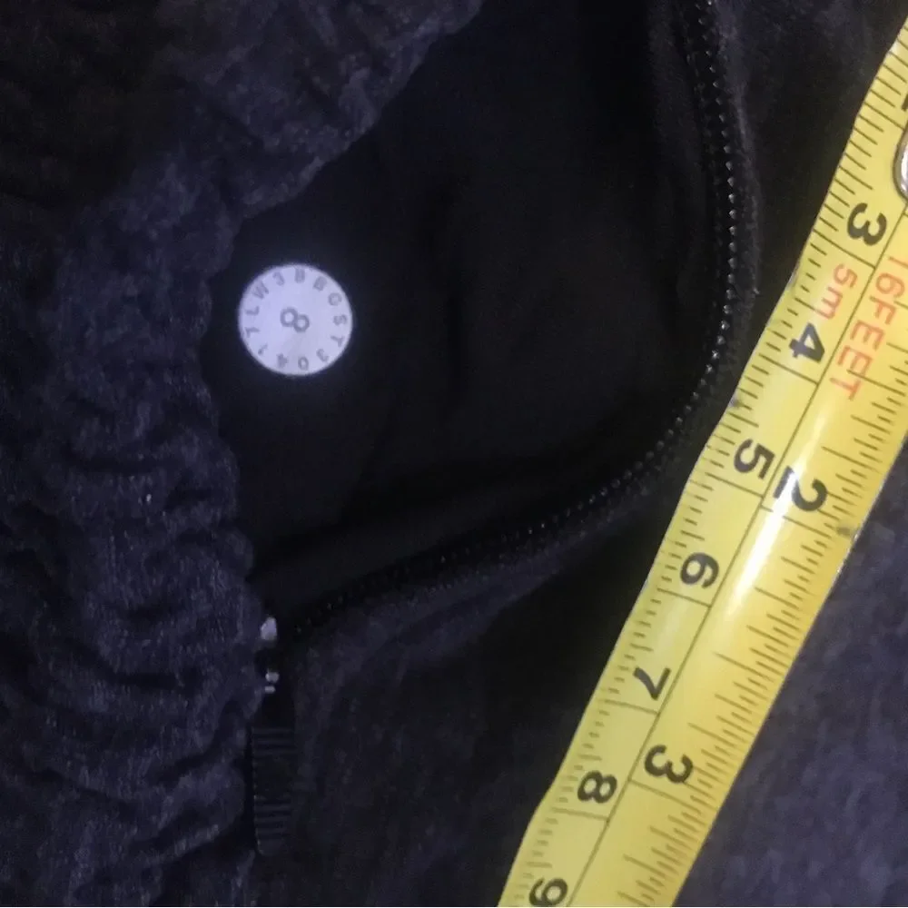 Lululemon size 8 women’s Grey hood long sleeve pullover thumb holes smocked